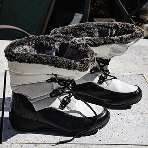 Weatherproof Janice Snow boots Size 8.5 W